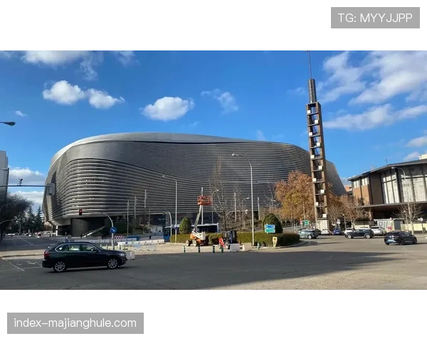 马德里伯纳乌球场新增顶棚完工，可应对极端天气